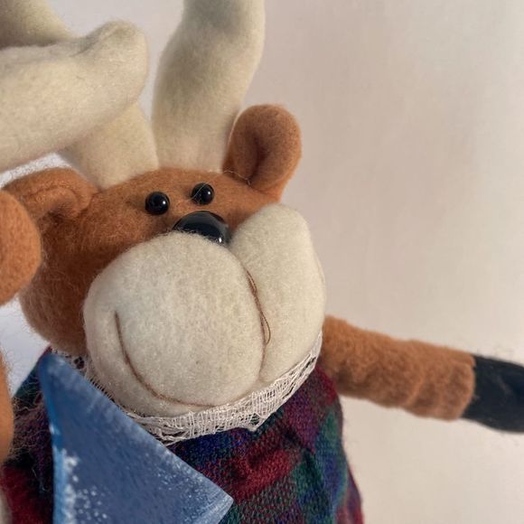 Plush Reindeer Couple Decoration w/ Wooden Tree - Picture 8 of 9
